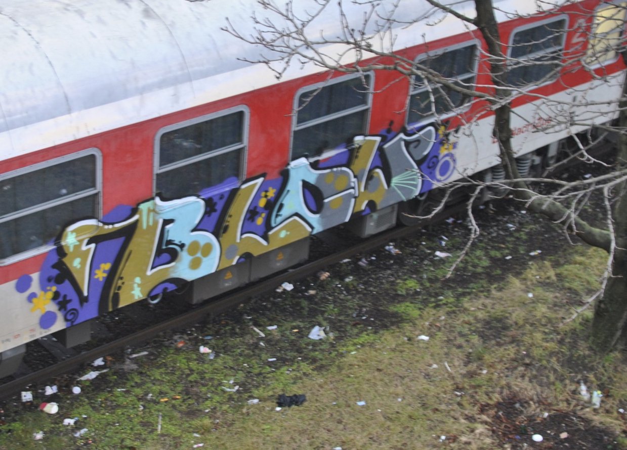 Graffiti Train in Berlin - Photo by DerDieDas - Blow