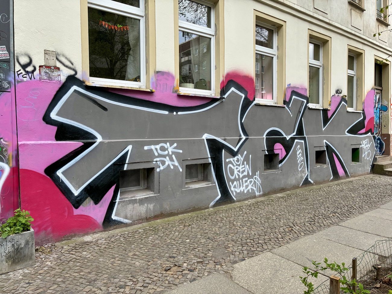 Graffiti Wall in Berlin - Photo by DerDieDas - TCK
