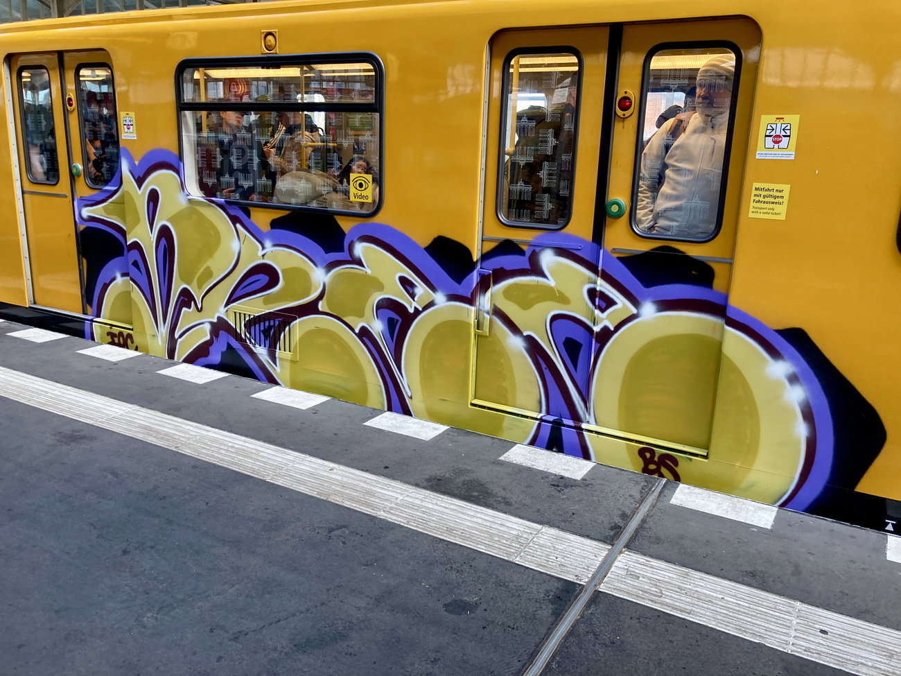 Graffiti Train in Berlin - Photo by DerDieDas - Bree (2024)