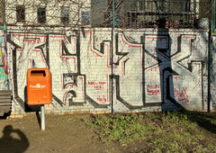 Graffiti Wall in Berlin - Photo by DerDieDas - Relax, KHC, DSF (2016)