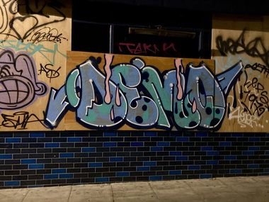 Graffiti Bombing in London - Photo by DerDieDas - Demo