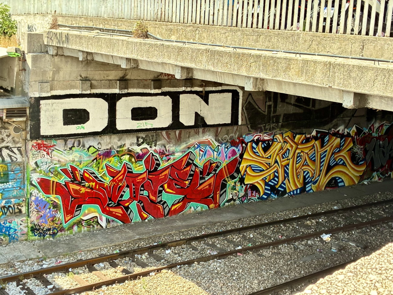 Graffiti Bombing in Split - Photo by DerDieDas - Move, Don