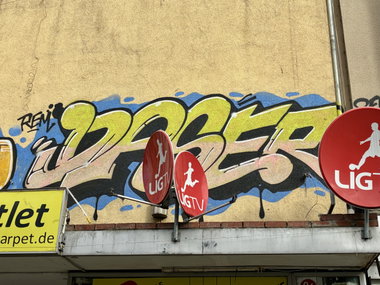 Graffiti Bombing in Berlin - Photo by DerDieDas - Daser