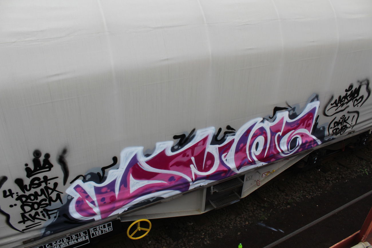 Graffiti Photo by DerHartzer