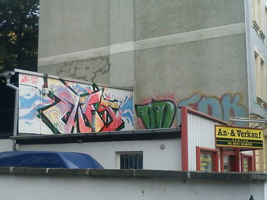 Graffiti Bombing - Photo by DerKoeter - oo, ohoh, crew