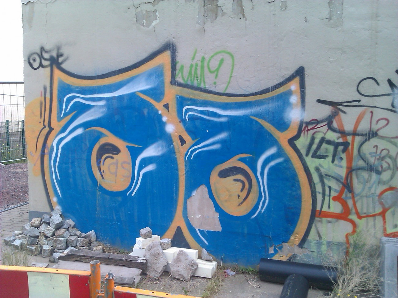 Graffiti Wall - Photo by DerKoeter - oo, ohoh, crew