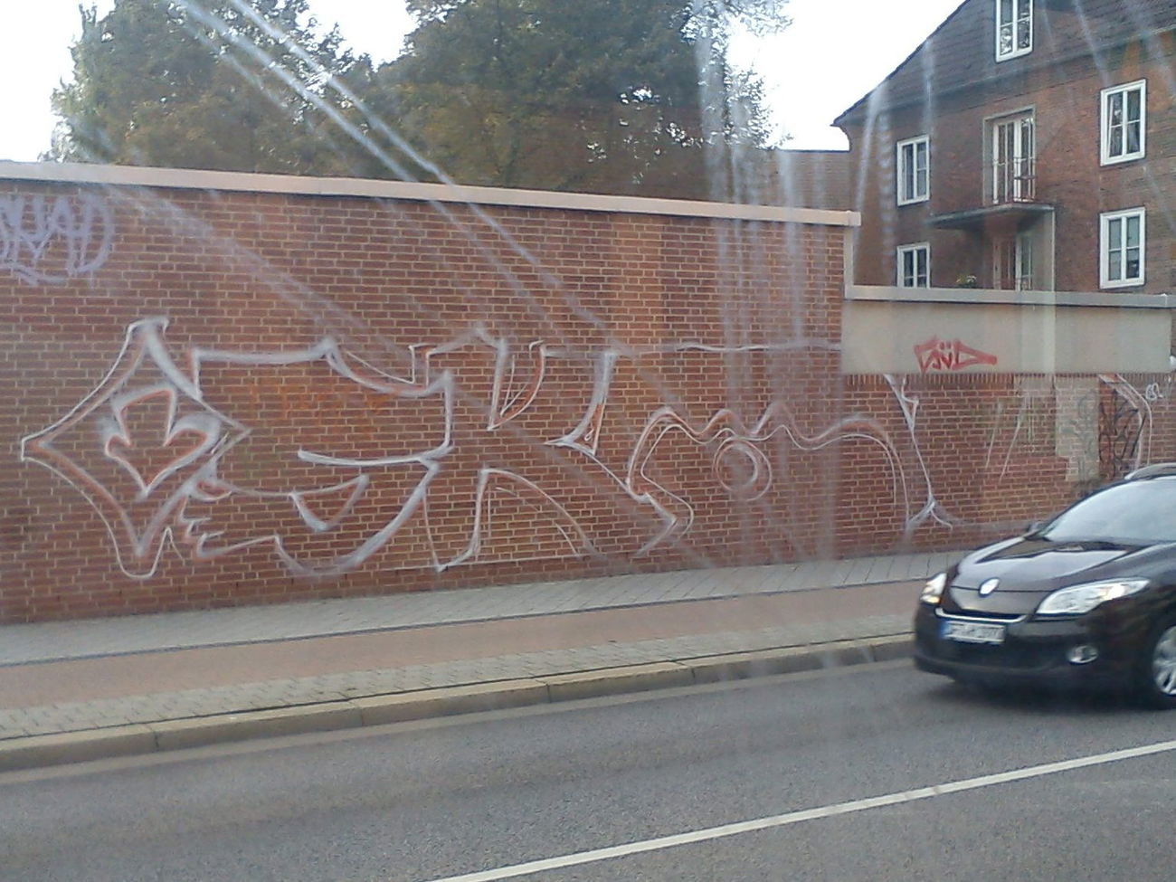 Graffiti Bombing - Photo by DerKoeter - skad, magdeburg