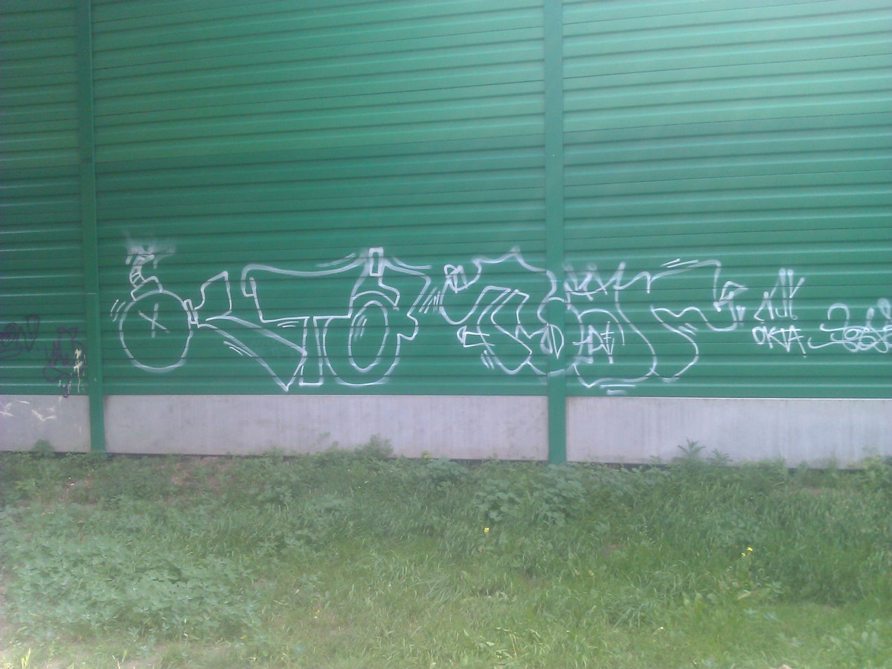 Graffiti Bombing - Photo by DerKoeter - okta, magdeburg, toar