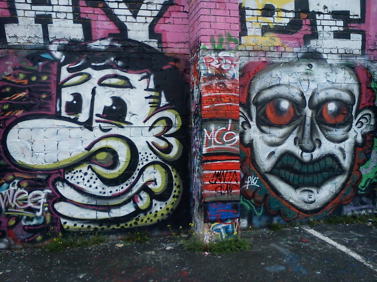 Graffiti Wall - Photo by DerKoeter - character, braunschweig