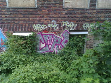 Graffiti Bombing - Photo by DerKoeter - oo, ohoh, crew