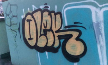 Graffiti Bombing - Photo by DerKoeter - olek