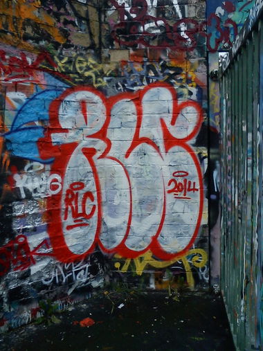 Graffiti Bombing - Photo by DerKoeter - rlc, crew, klug (2014)