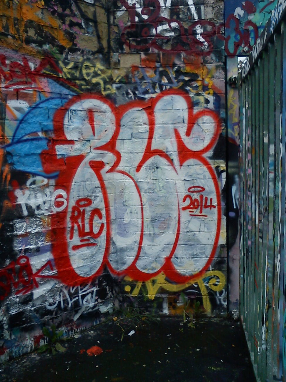 Graffiti Bombing - Photo by DerKoeter - rlc, crew, klug (2014)