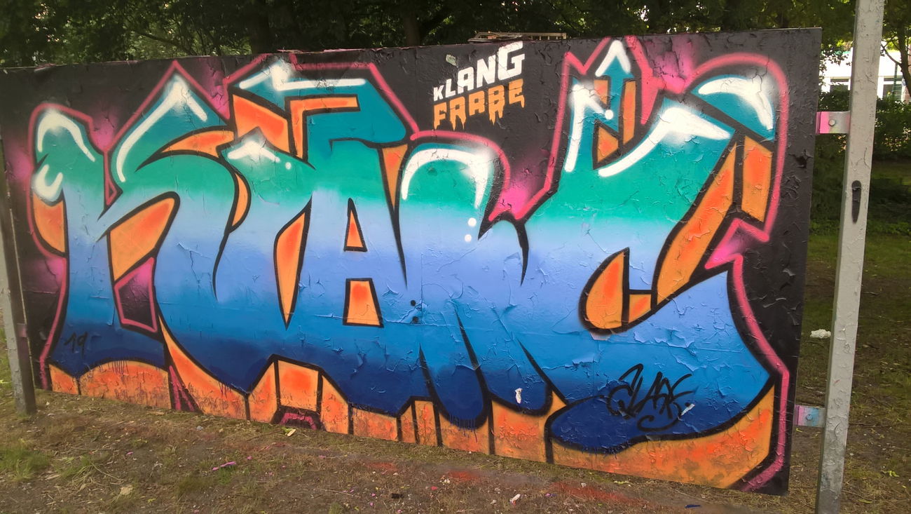 Graffiti Wall - Photo by DerKoeter