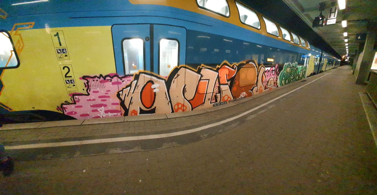 Graffiti Train - Photo by DerKoeter