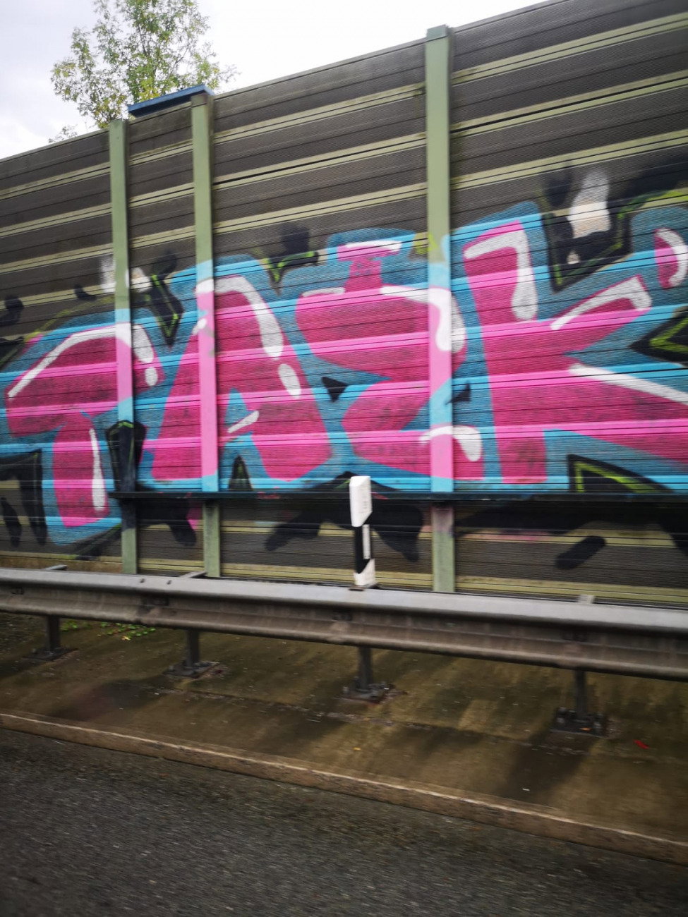 Graffiti Wall - Photo by DerKoeter