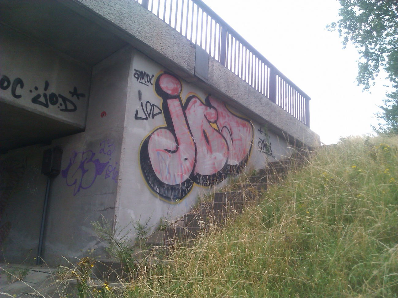 Graffiti Bombing - Photo by DerKoeter - jod, mageburg