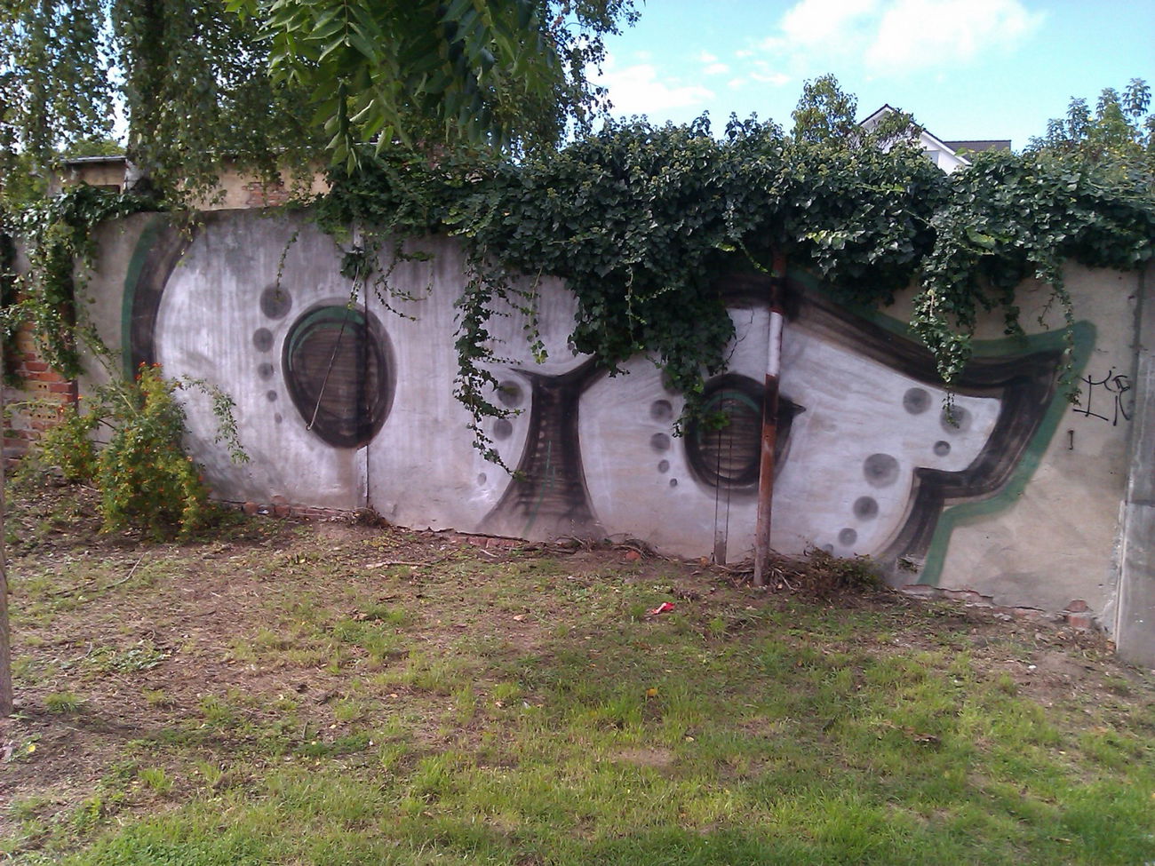 Graffiti Bombing - Photo by DerKoeter - oo, ohoh, crew