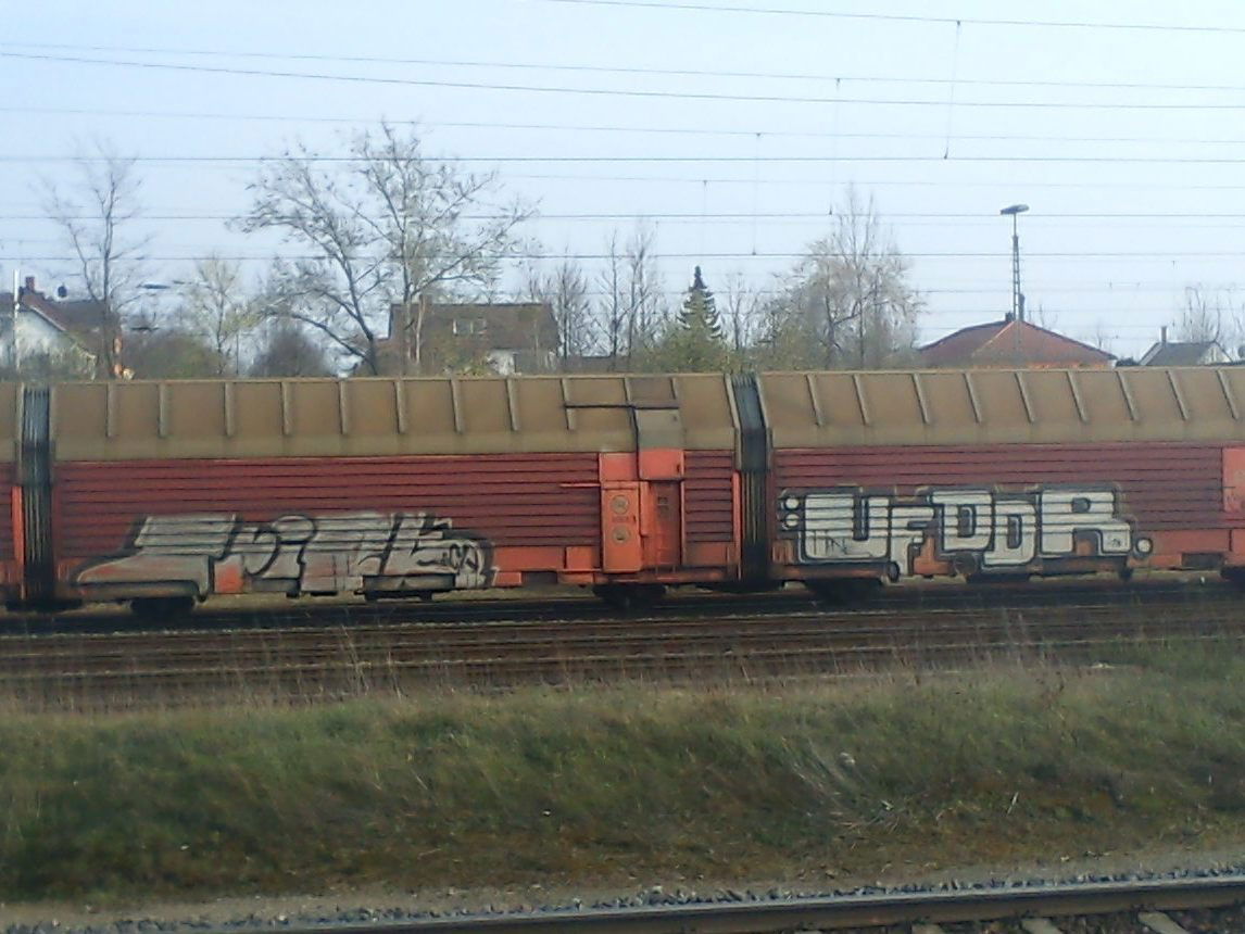 Graffiti Train - Photo by DerKoeter - cargo, helmstedt, trick