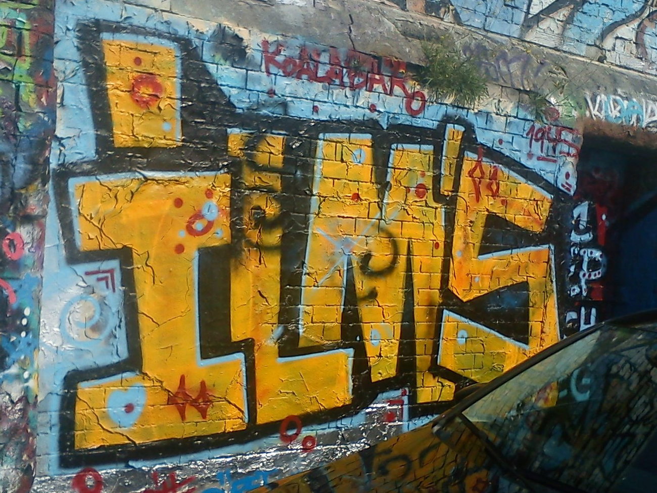 Graffiti Wall - Photo by DerKoeter - ilm, braunschweig