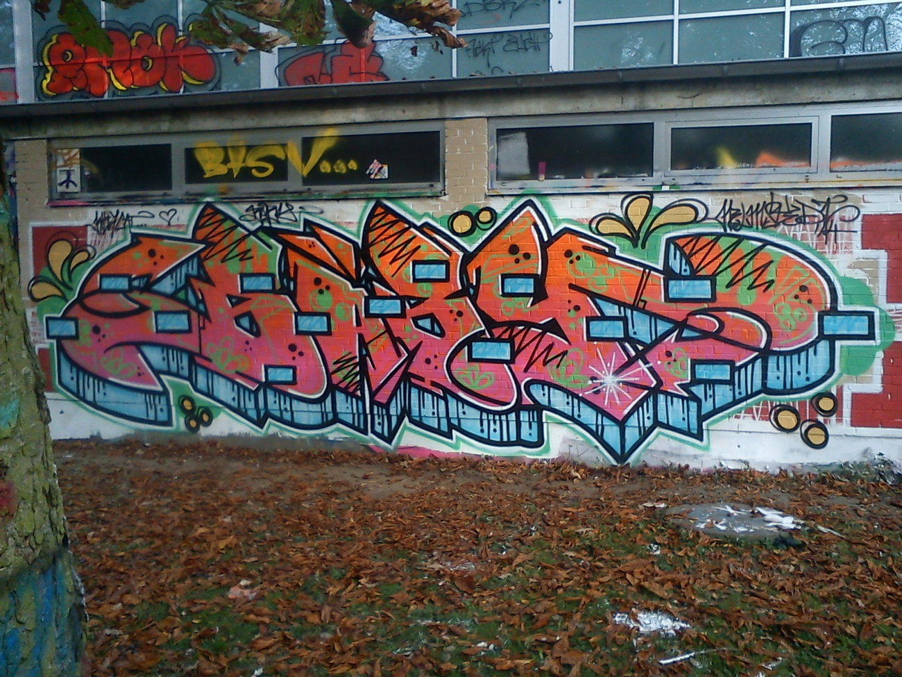 Graffiti Wall - Photo by DerKoeter - baby, schöningen, haupthall