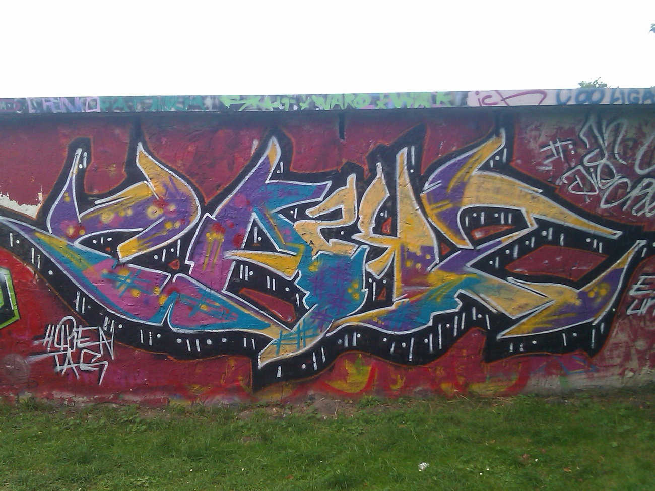 Graffiti Wall - Photo by DerKoeter - cais, caiz, 24