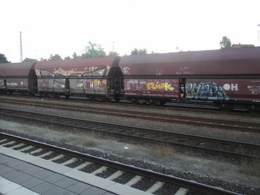 Graffiti Train - Photo by DerKoeter - rink, cargo, helmstedt