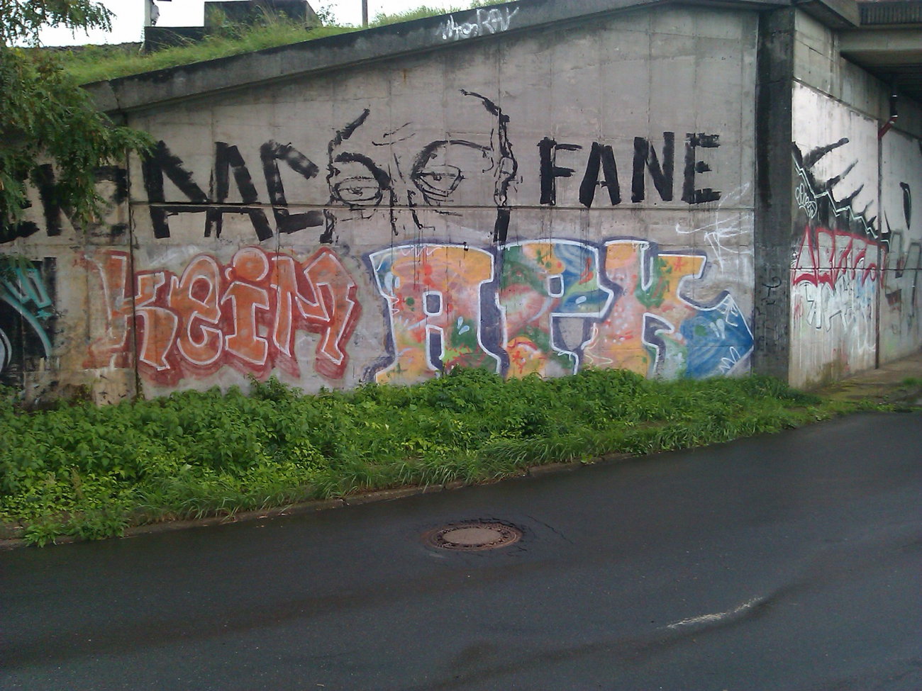 Graffiti Wall - Photo by DerKoeter - keim, apk, fane