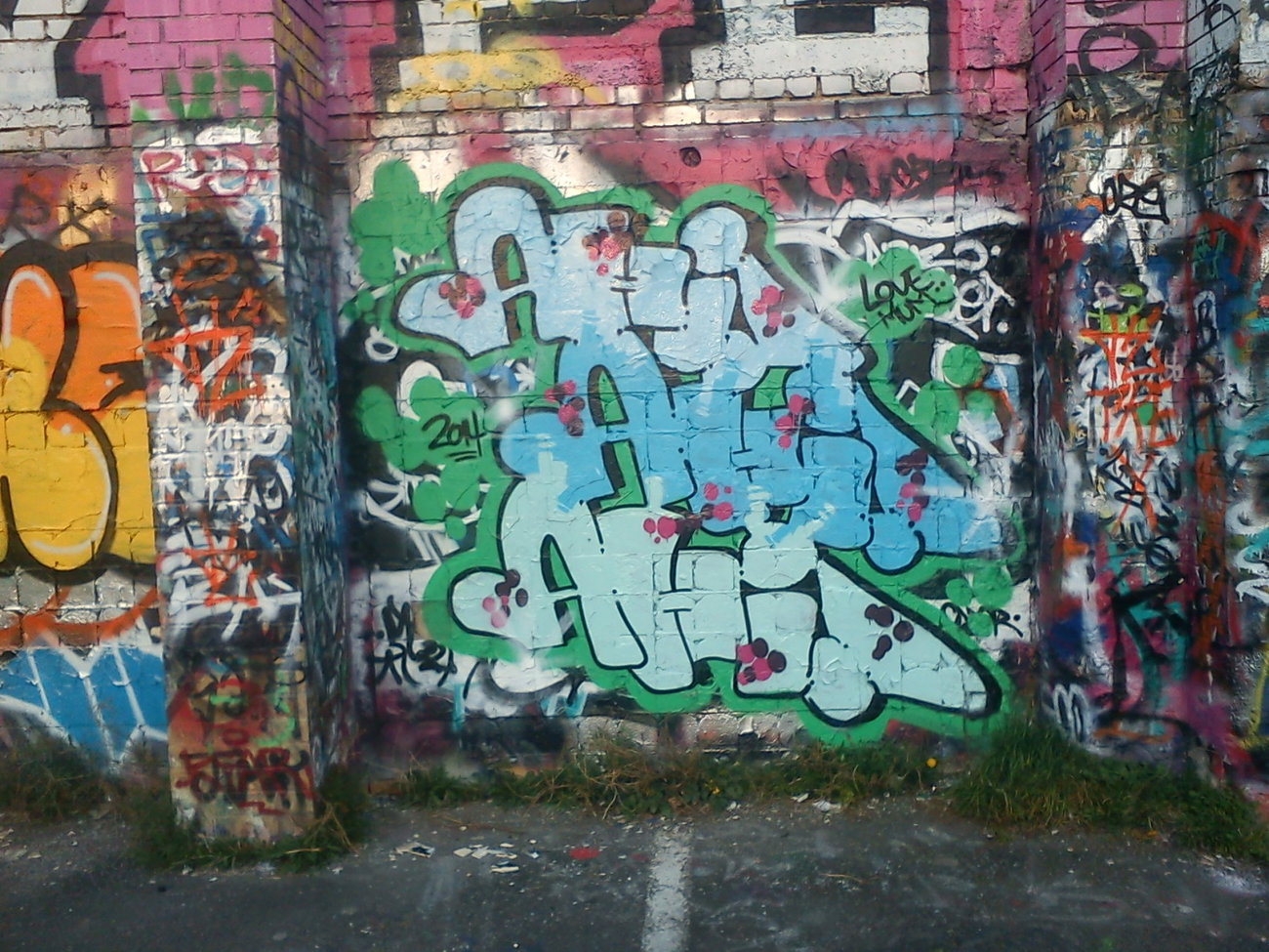 Graffiti Wall - Photo by DerKoeter - ahi, crew, braunschweig (2014)