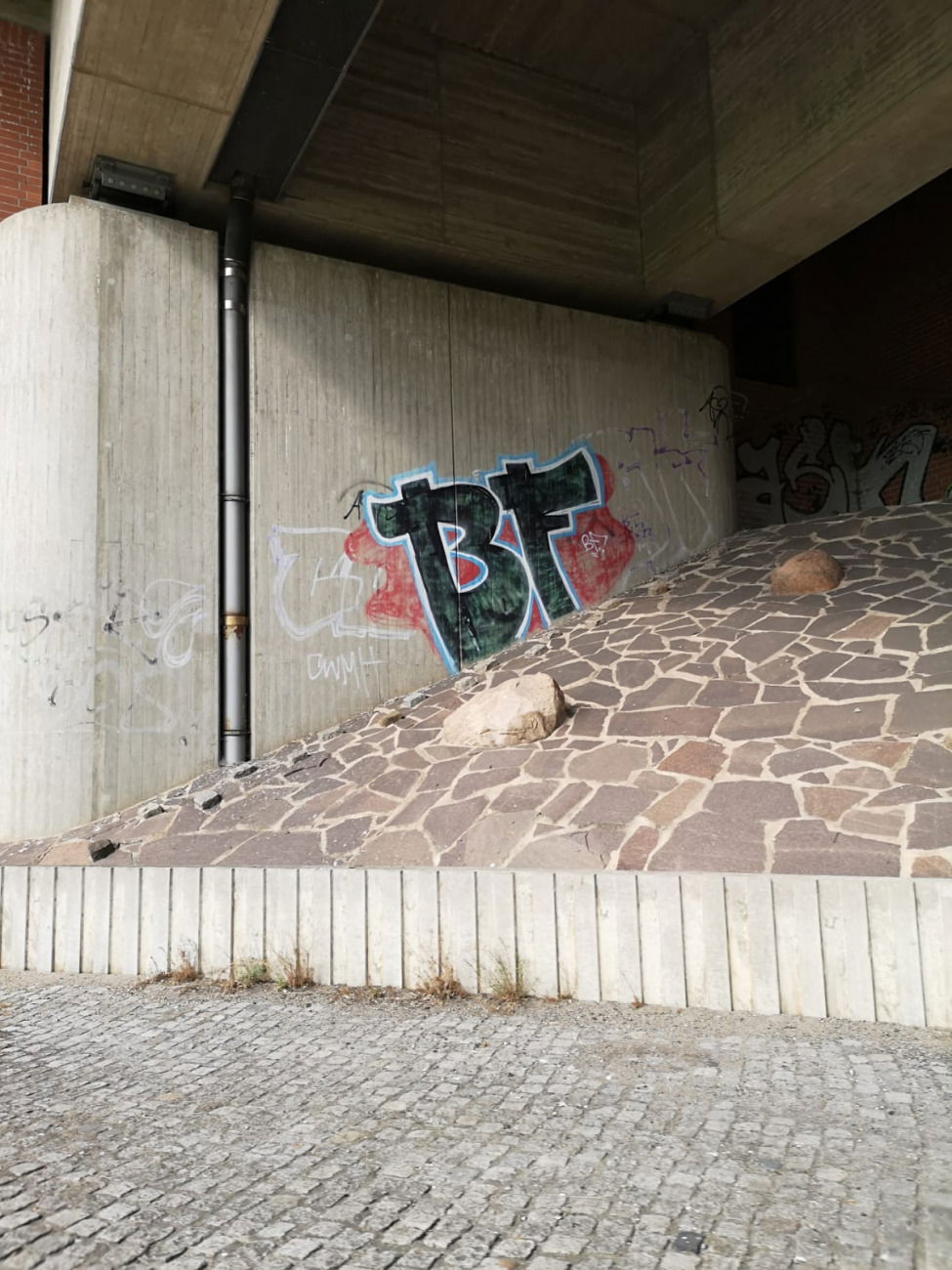 Graffiti Wall - Photo by DerKoeter