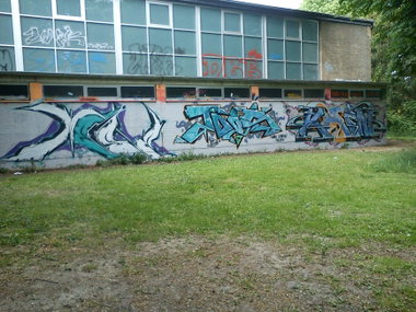 Graffiti Wall - Photo by DerKoeter - meise, toos, rain (2015)