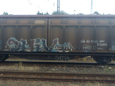 Graffiti Train - Photo by DerKoeter - cargo, helmstedt, hiv