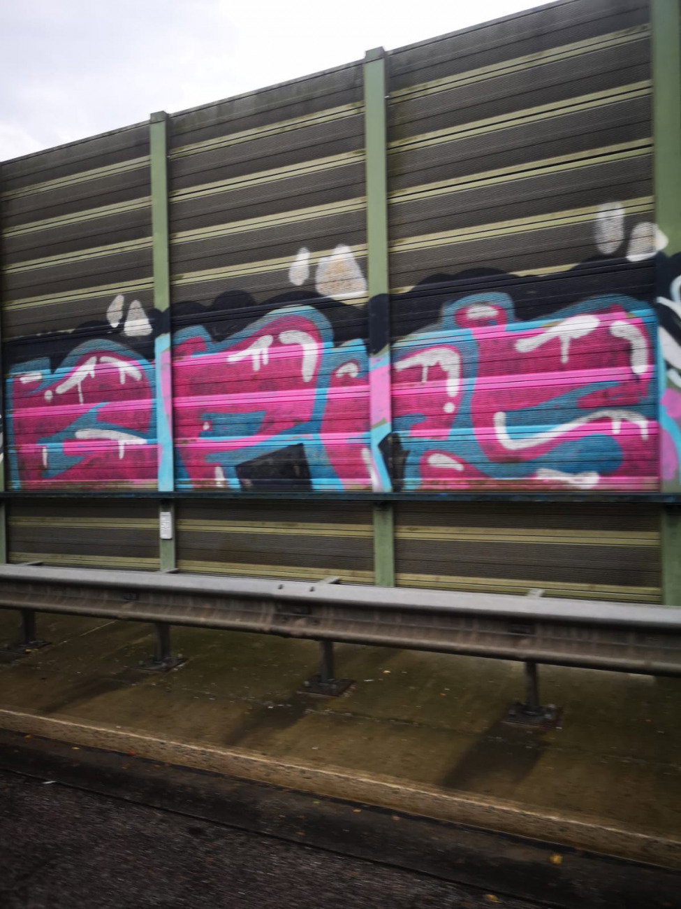 Graffiti Wall - Photo by DerKoeter