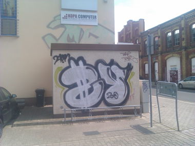 Graffiti Bombing - Photo by DerKoeter - 24, 24er, crew (2015)