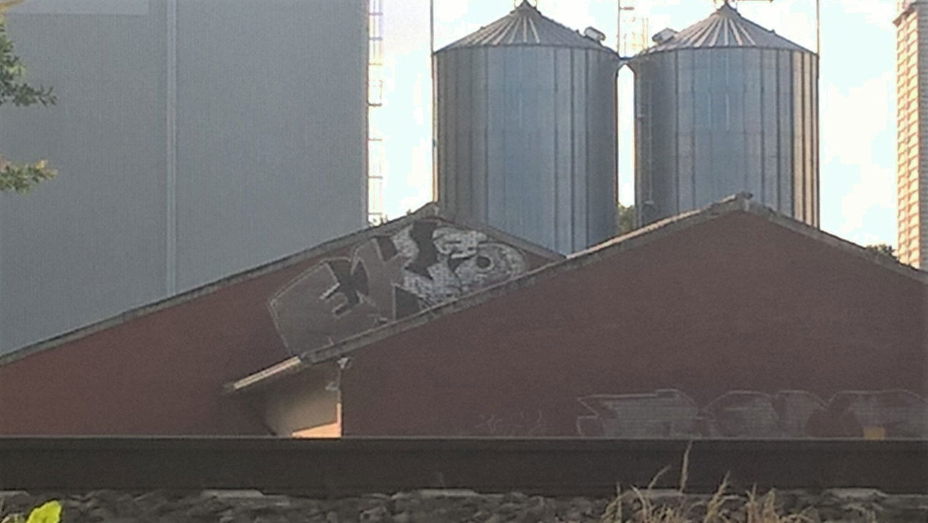 Graffiti Wall - Photo by DerKoeter