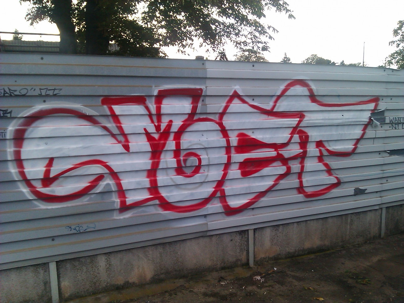Graffiti Wall - Photo by DerKoeter - moet, magdeburg