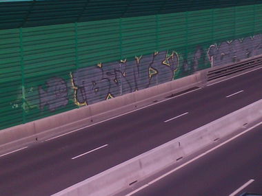 Graffiti Bombing - Photo by DerKoeter - oo, ohoh, crew