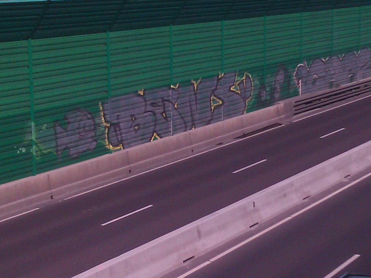 Graffiti Bombing - Photo by DerKoeter - oo, ohoh, crew