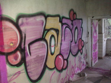 Graffiti Bombing - Photo by DerKoeter - cazo, magdeburg