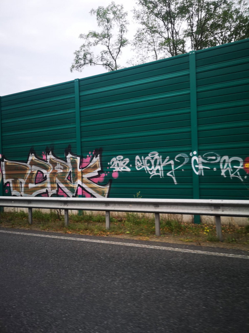 Graffiti Wall - Photo by DerKoeter