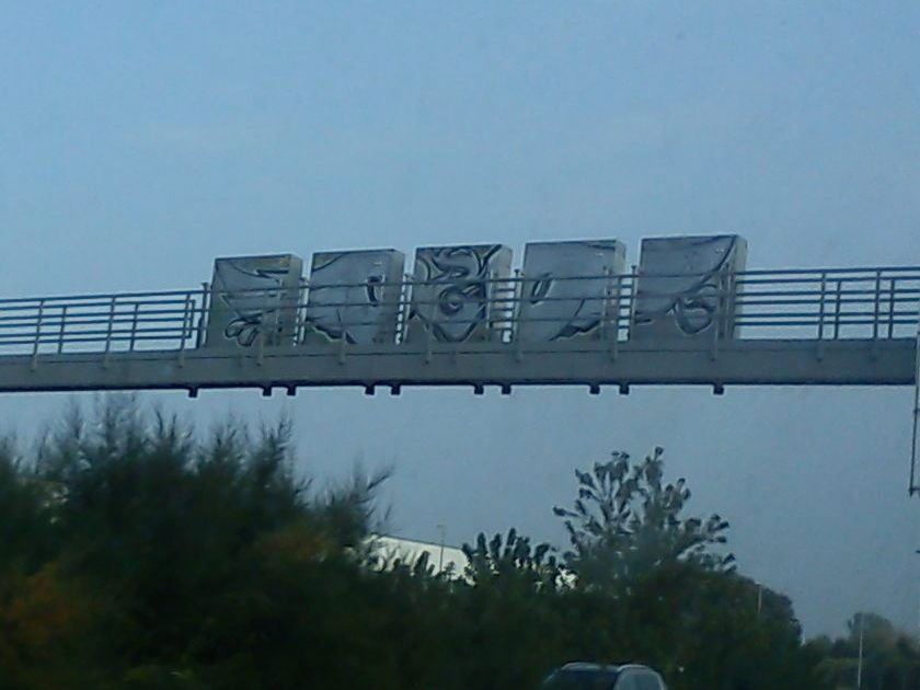 Graffiti Bombing - Photo by DerKoeter - oo, ohoh, crew