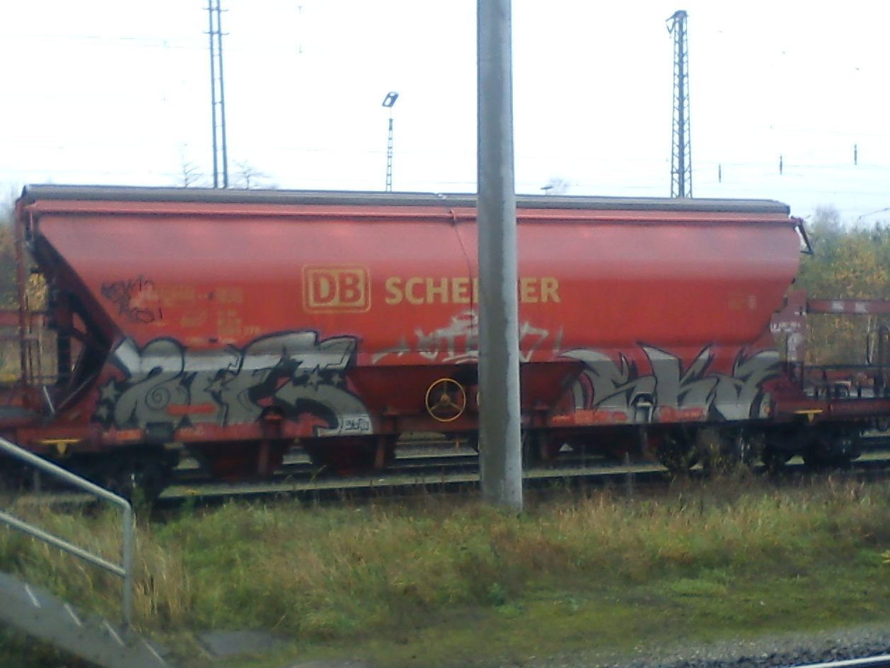 Graffiti Train - Photo by DerKoeter - cargo, helmstedt, ska