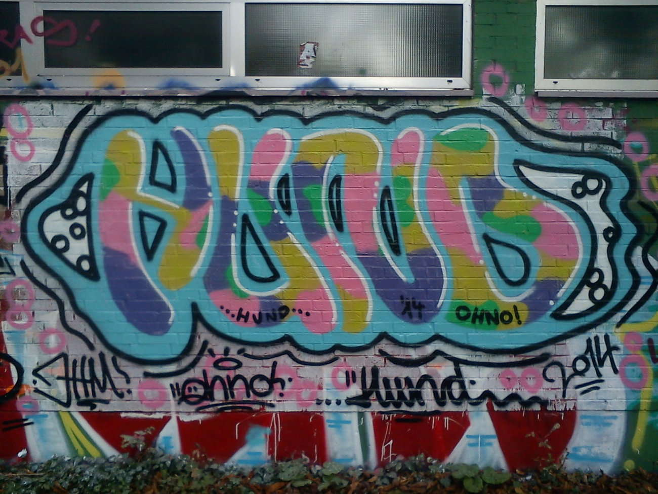 Graffiti Wall - Photo by DerKoeter - hund, onc, kga (2014)