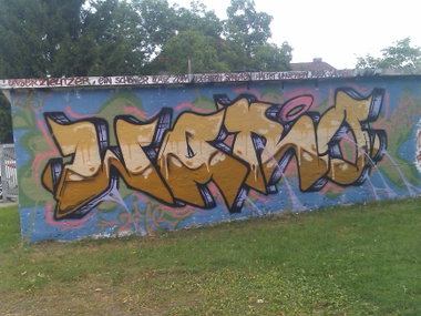 Graffiti Wall - Photo by DerKoeter - waro, 24, 24er
