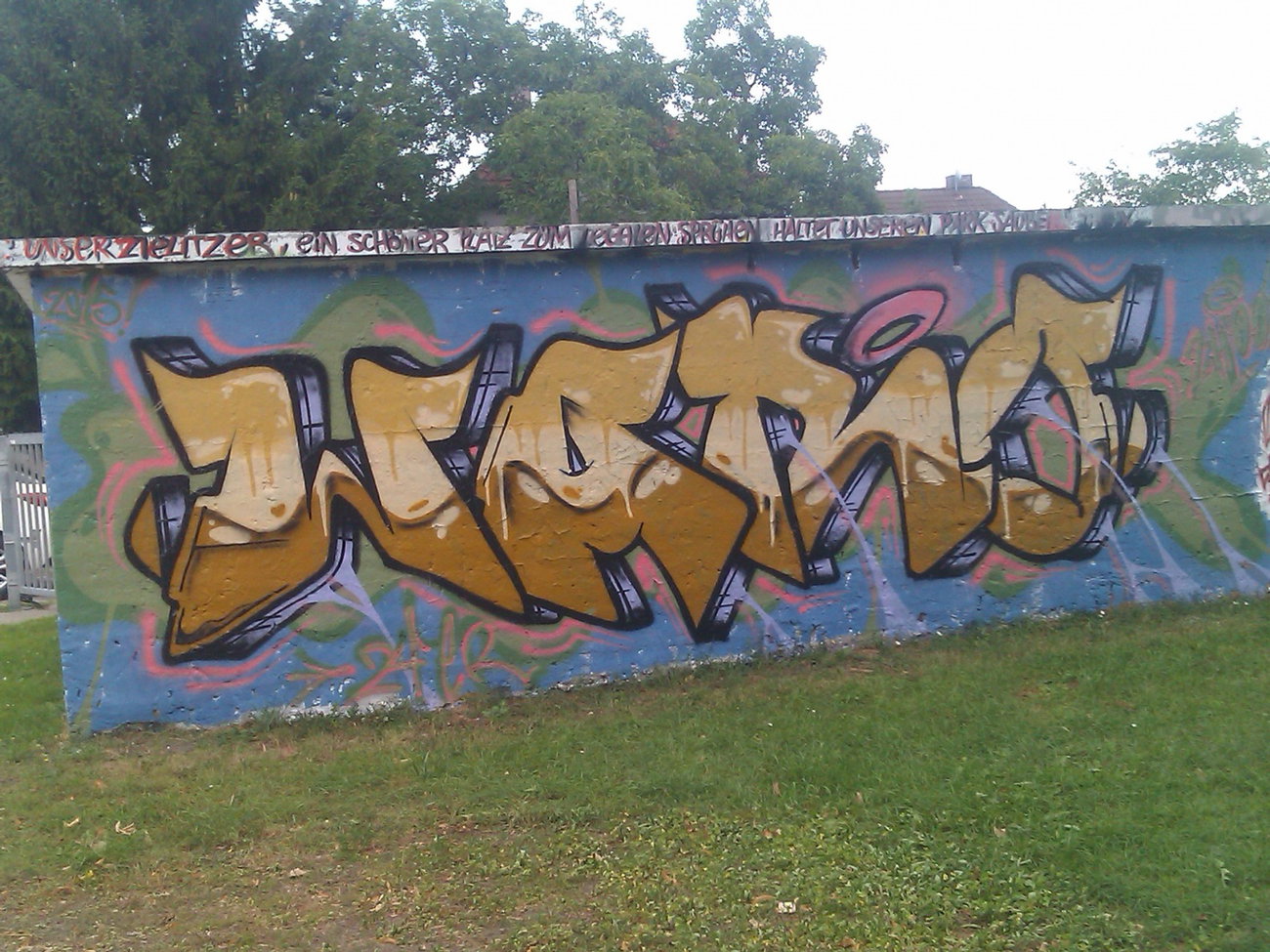 Graffiti Wall - Photo by DerKoeter - waro, 24, 24er