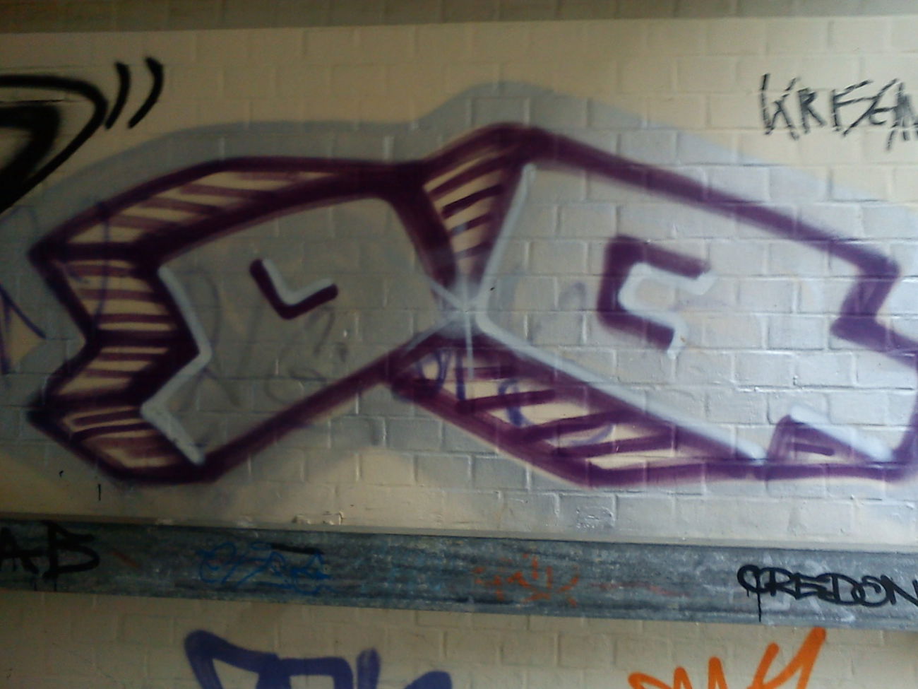 Graffiti Bombing - Photo by DerKoeter - dq, doqs, crew