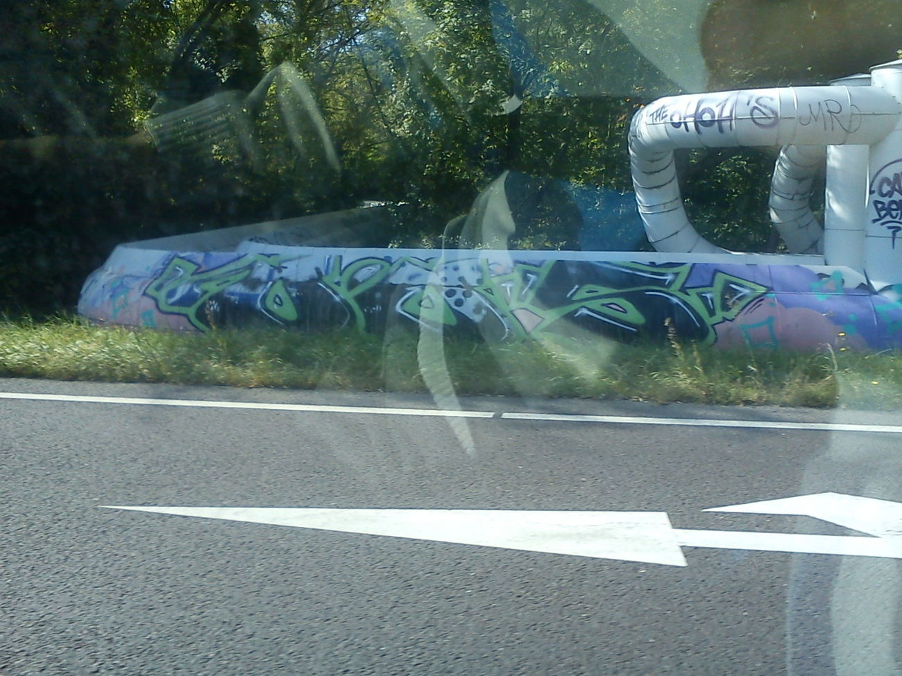 Graffiti Bombing - Photo by DerKoeter - oo, ohoh, crew