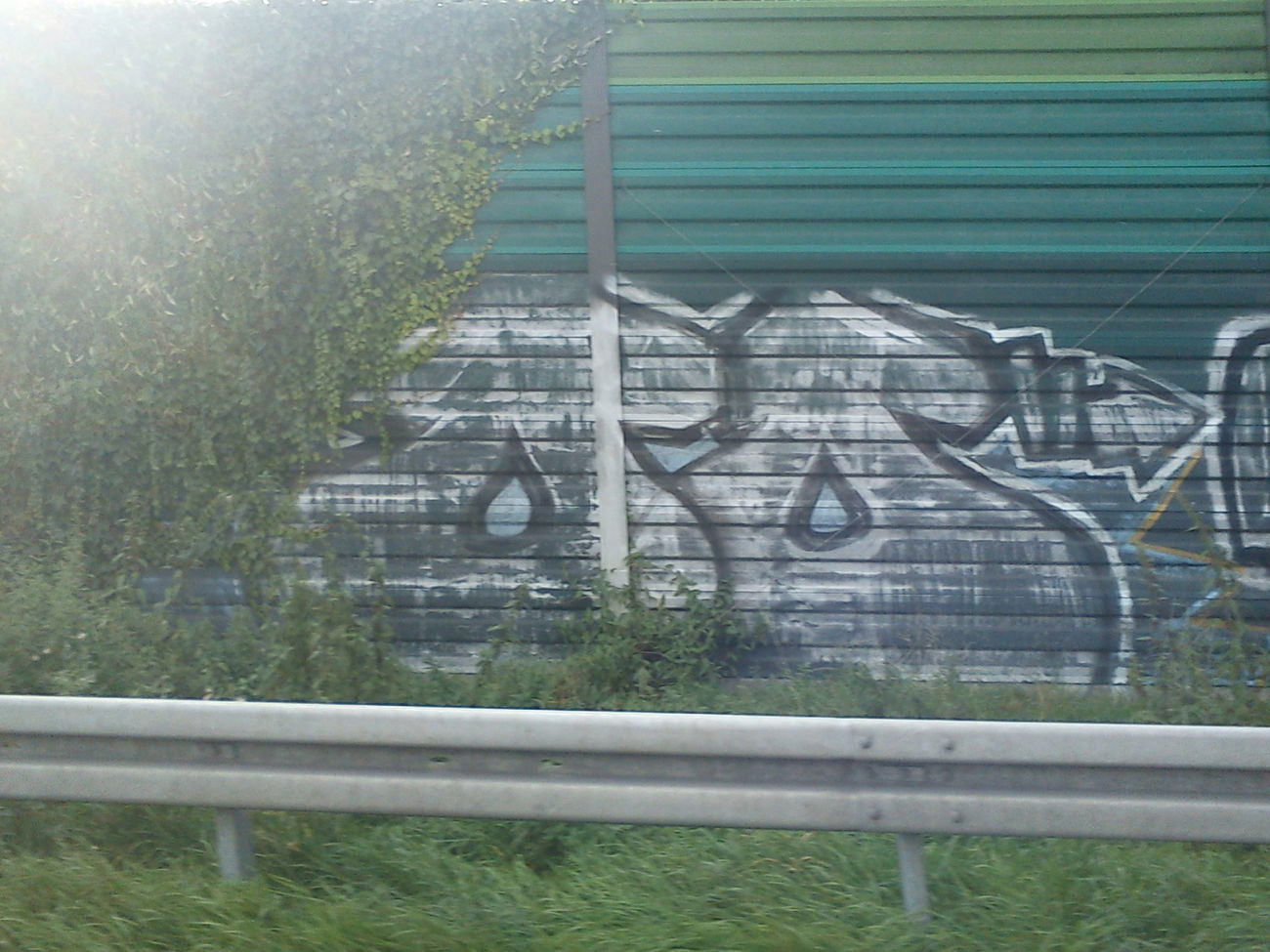 Graffiti Bombing - Photo by DerKoeter - oo, ohoh, crew