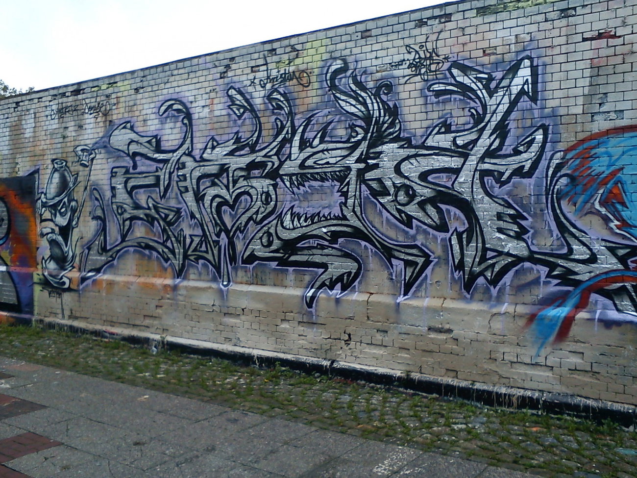 Graffiti Wall - Photo by DerKoeter - braunschweig, monk