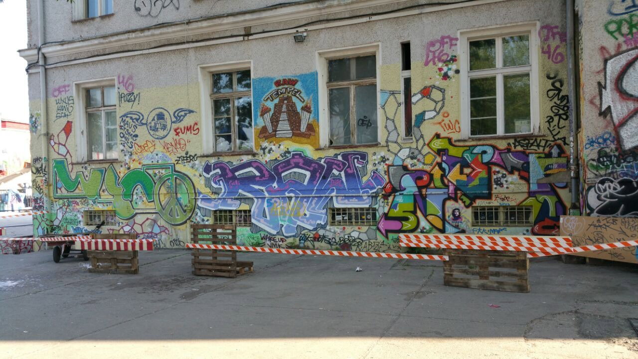 Graffiti Wall - Photo by DerKoeter - berlin, rawtempel, weno